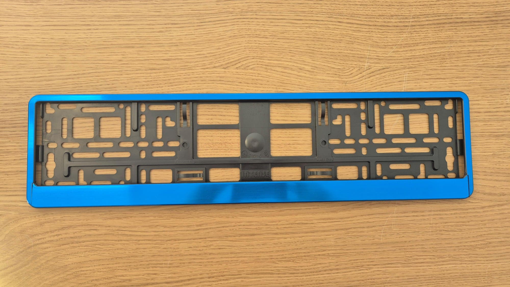 Porte-plaque voiture bleu clipsable cadre plaque sans vis